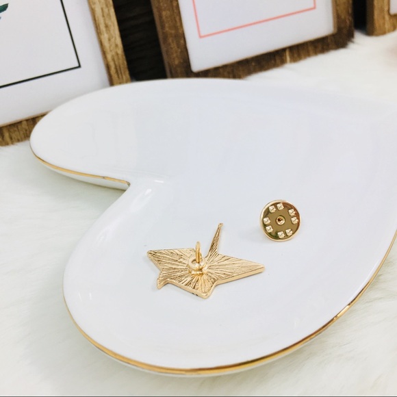 ‼️5 for $25 SALE‼️Cute Black Paper Bird Enamel Pin - Picture 4 of 5